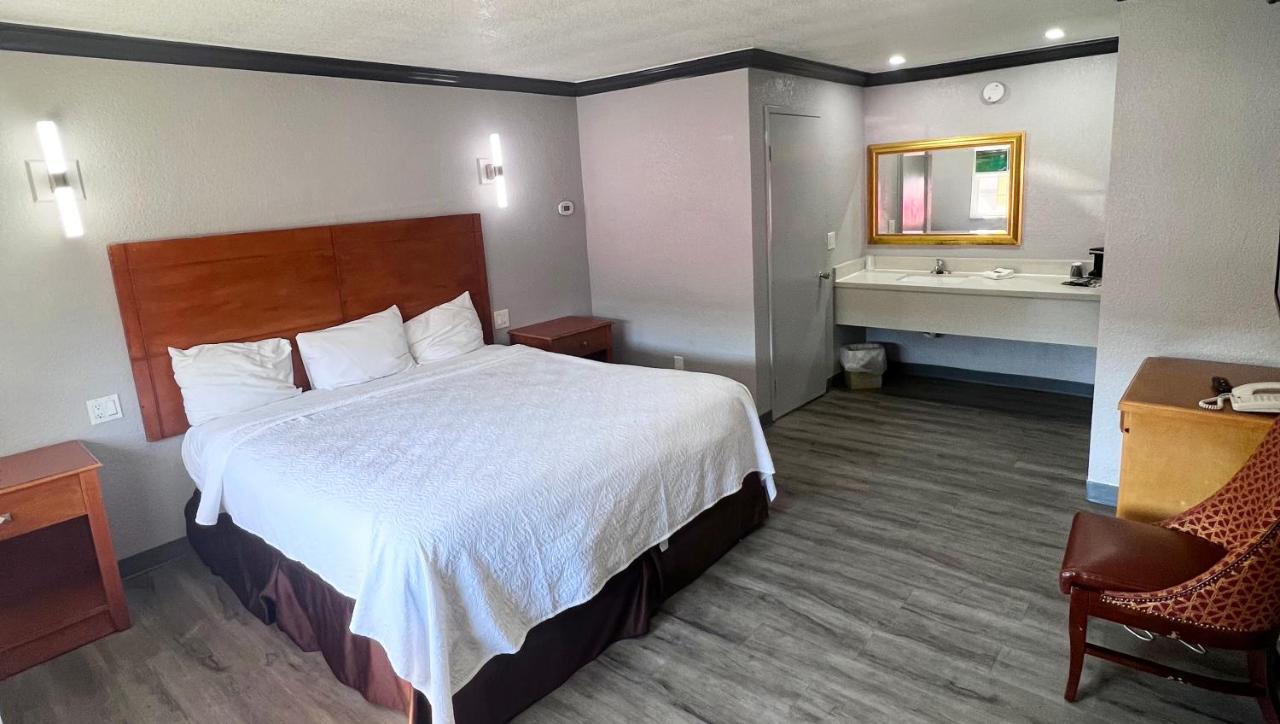 Anchorage Inn Lakeport Экстерьер фото